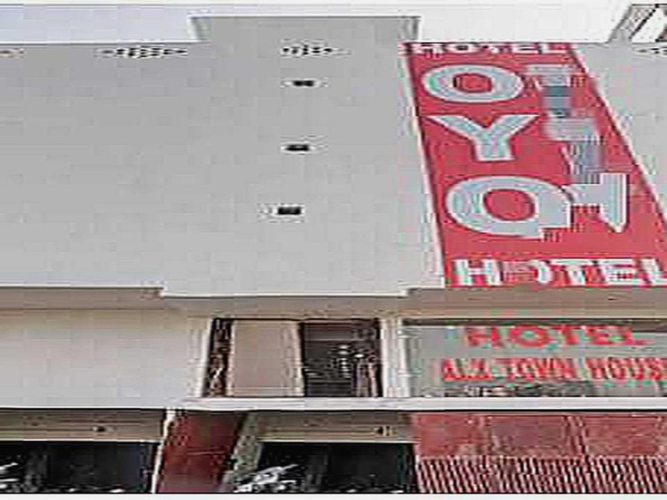ALX Townhouse Hotel in Noida