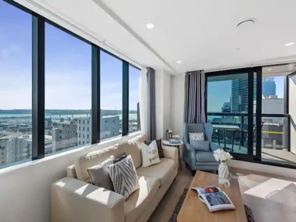 Sky Tower Views 2 Bed 2 Bath CBD Zodiak Stays Apartment in Auckland