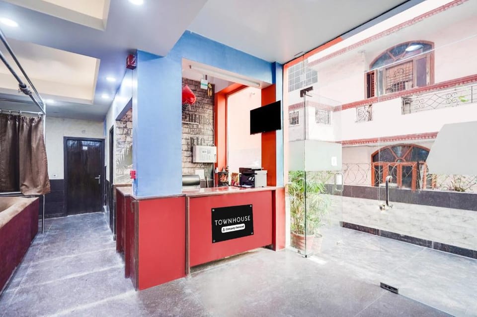 Super Townhouse Maithli Marg Sector 55 Formerly Red Roof Hotel in Noida