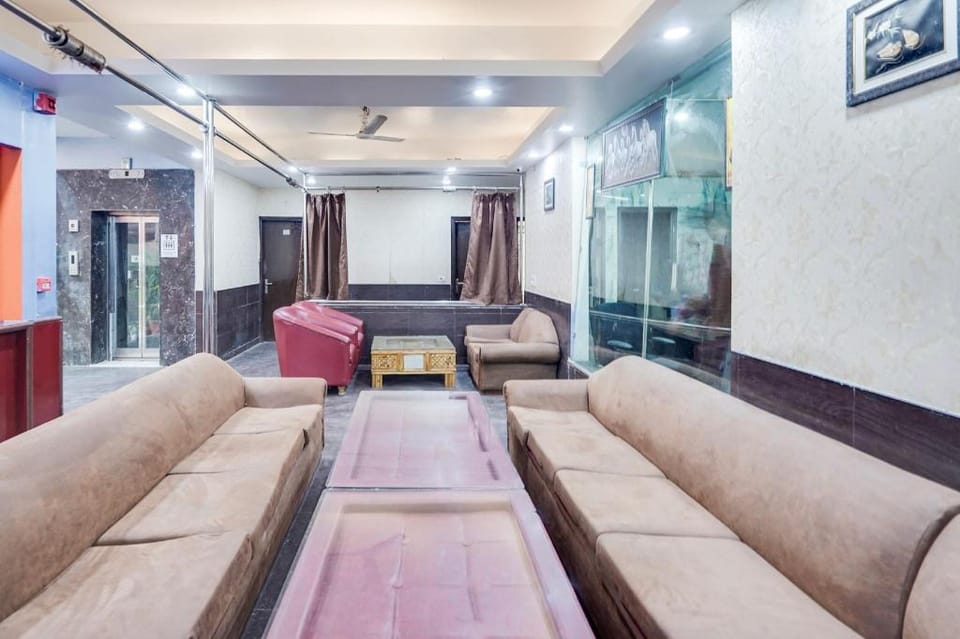 Super Townhouse Maithli Marg Sector 55 Formerly Red Roof Hotel in Noida
