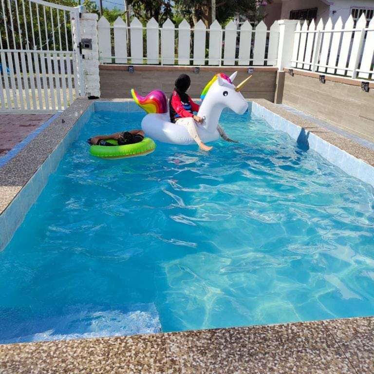 Rose Homestay Pool View Vacation rental in Kedah