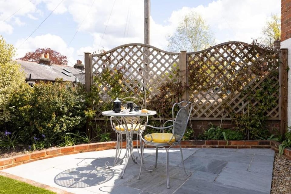 Lavender FollyCosy Accommodation Central Alresford Villa in England