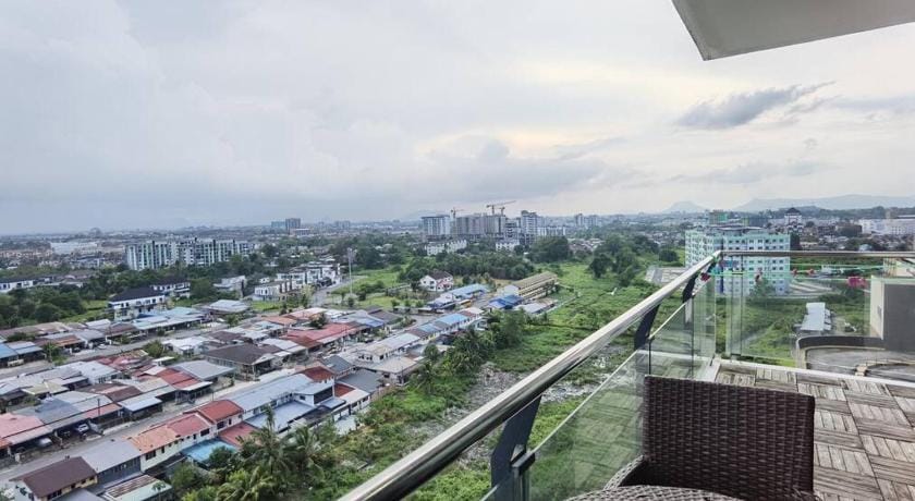 Jeff and Ricky Homestay 39  @ Vivacity (Huge Unit) Apartment in Kuching