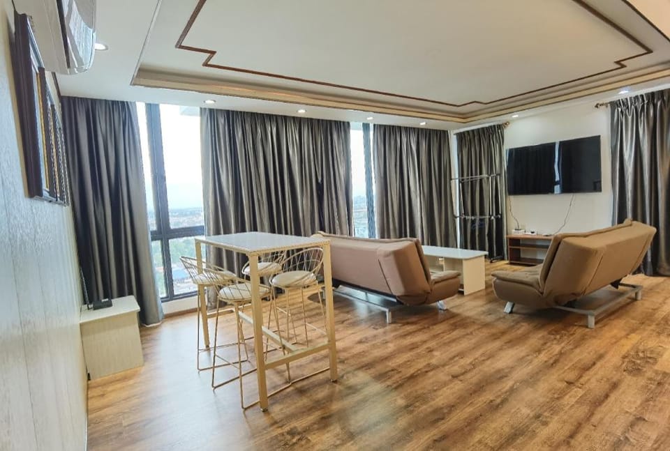 Jeff and Ricky Homestay 39  @ Vivacity (Huge Unit) Apartment in Kuching