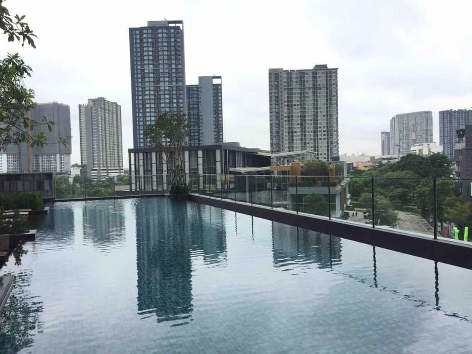 NEW  Sukhumvit Condo Cozy BTS Vacation rental in Bangkok