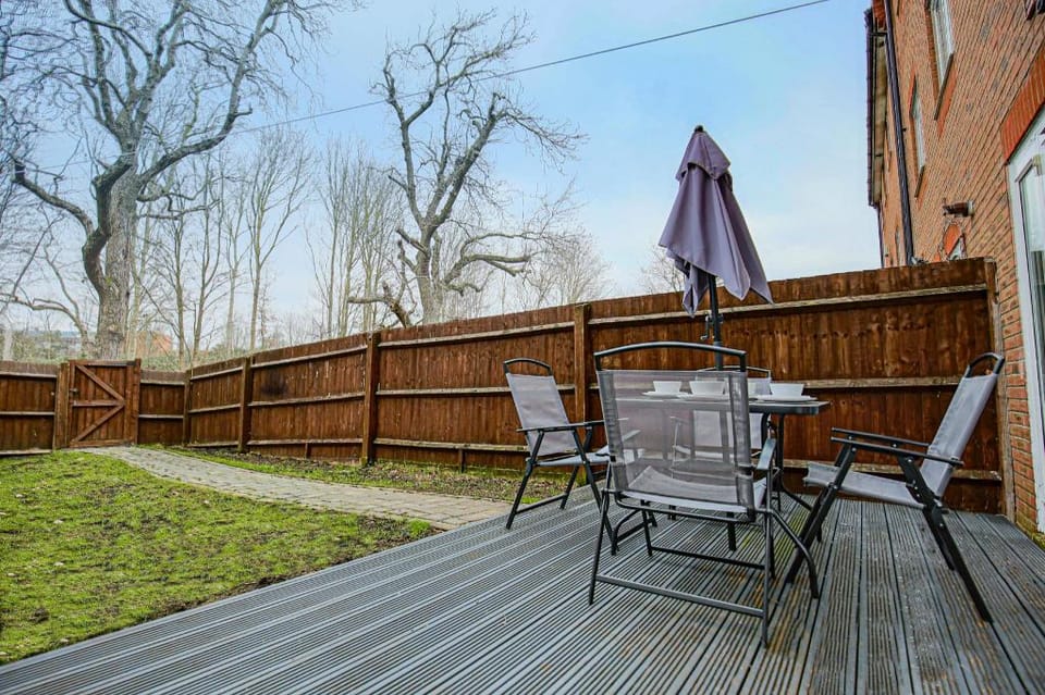 Clifton House by Yoko Property Vacation rental in Aylesbury Vale