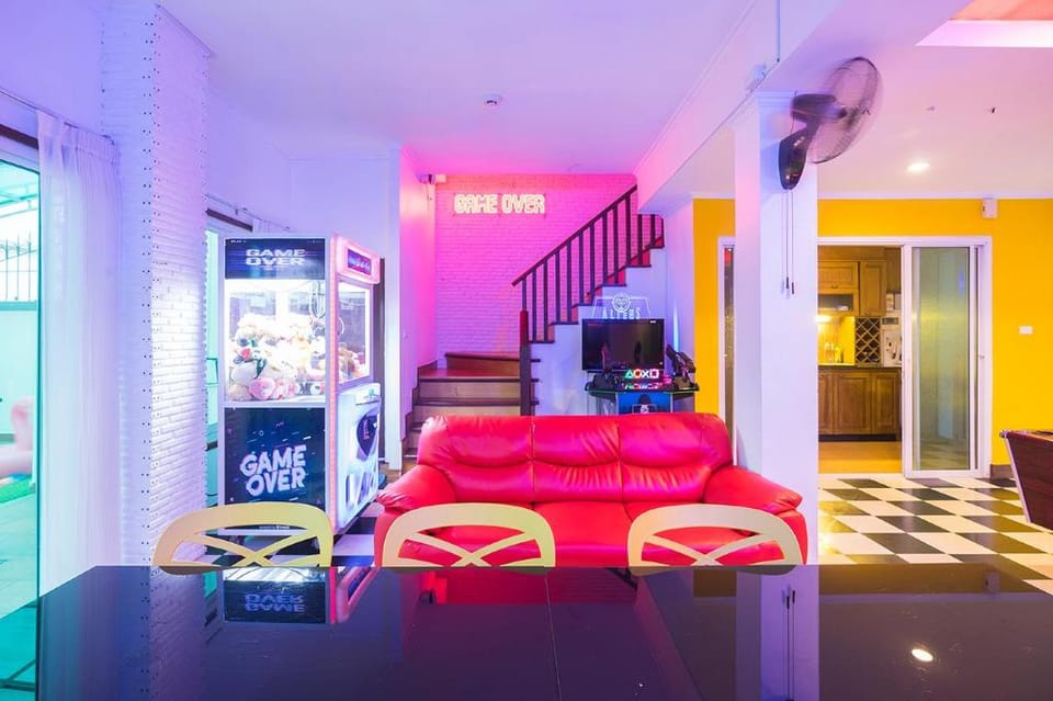 Game Over Pool Villa 4B Walking street 2 km Vacation rental in Pattaya City
