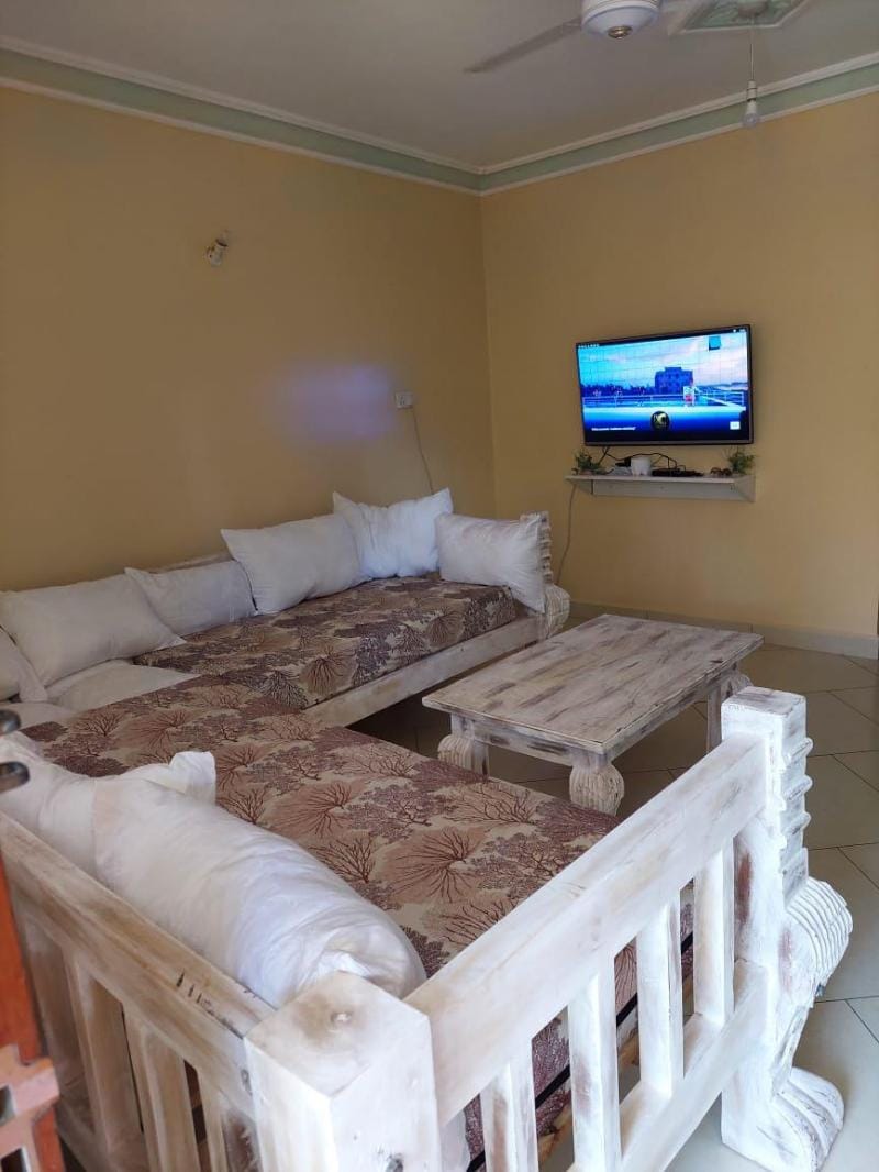 PALM SPRINGS LUXURY BEACH APARTMENT  Apartment in Mombasa