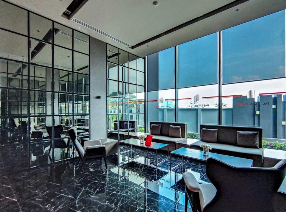 POSH infinity pool apartment Apartment in Pattaya City