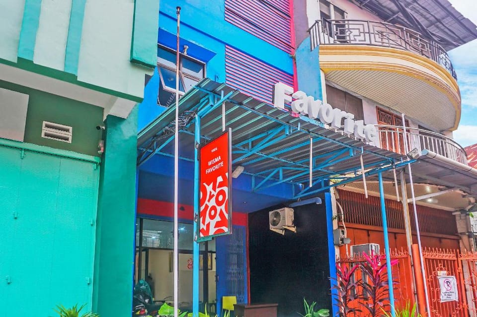 Hotel O Wisma Favorite Makassar Near Benteng Rotterdam Hotel in Indonesia