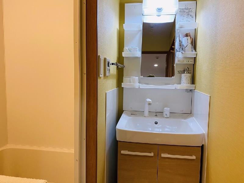 New Open / Ikebukuro 2 Bed Rooms / Wi-Fi -A Apartment in Shinjuku