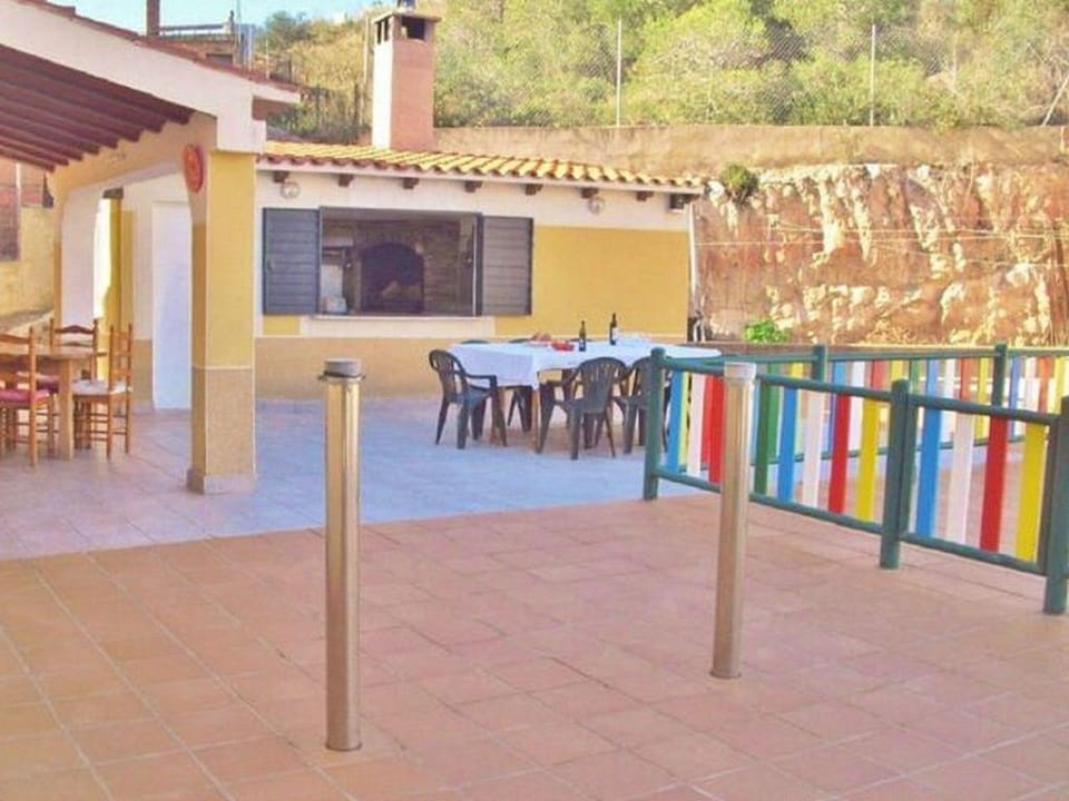 Pet-Friendly Villa with Pool Vacation rental in Baix Penedès