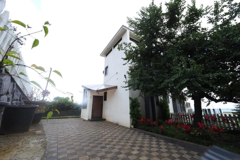 Vajra Villa Panchgani Villa in Maharashtra