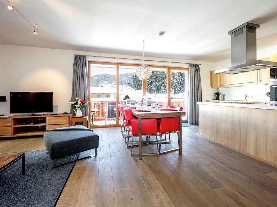 Awesome apartment in Tirol w/  Apartment in Tyrol