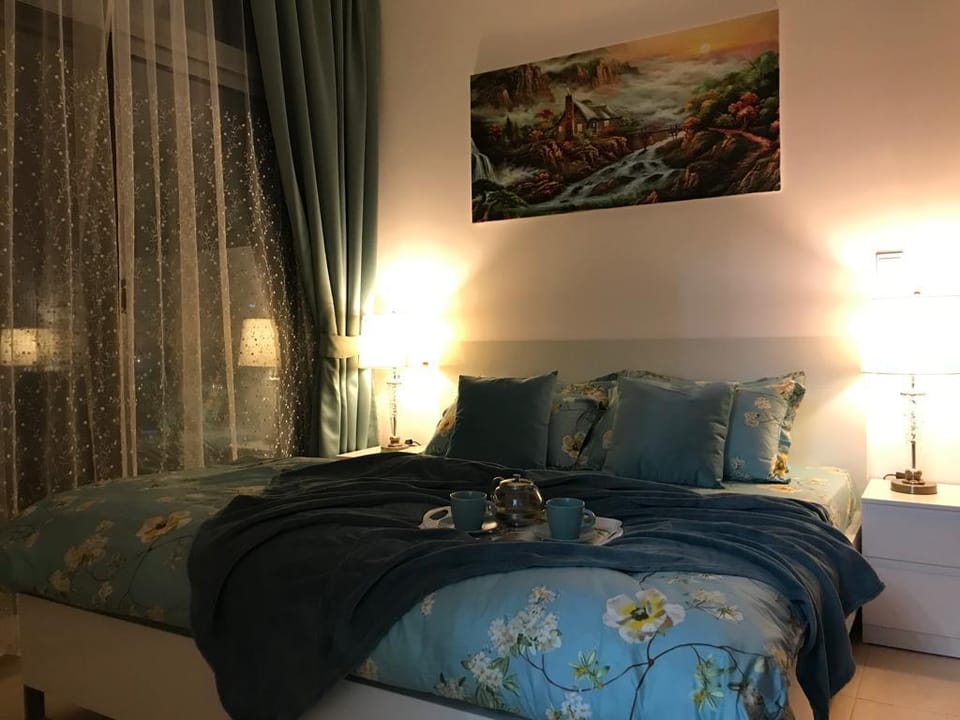 Beautiful 1-bedroom close to beach & metro station Apartment in Dubai