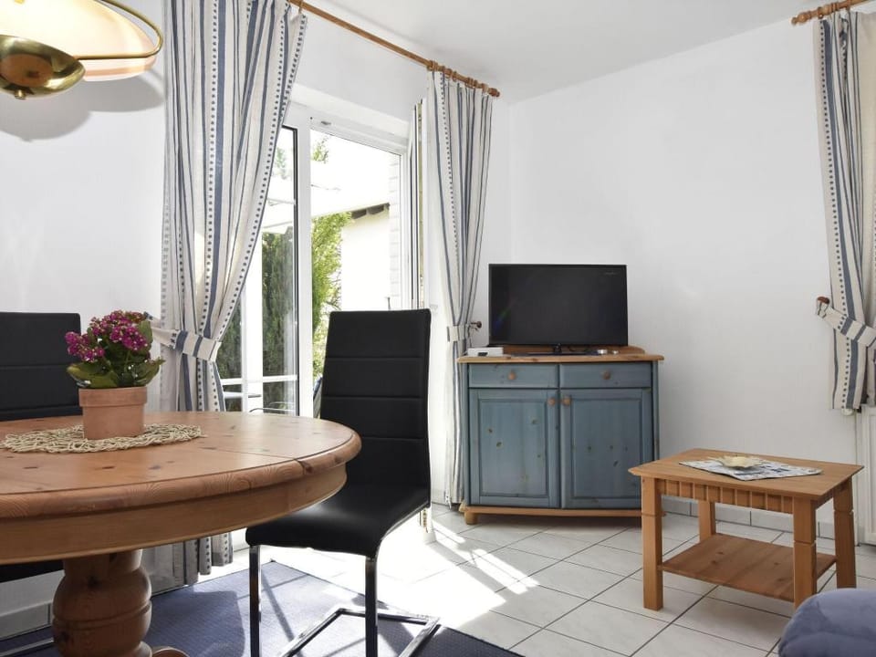 Geraumige Wohnung mit Garten in Zingst Apartment in Zingst