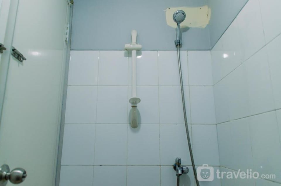 Comfort Live 1BR MT Haryono Residence By Travelio Apartment in Jakarta