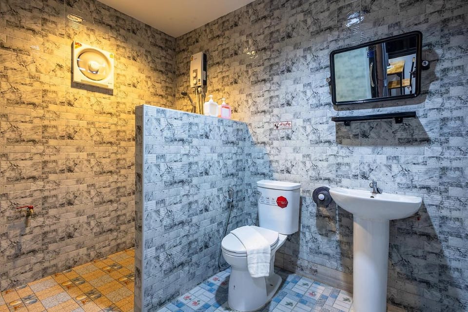 D-2 Home Bed and Breakfast in Thailand