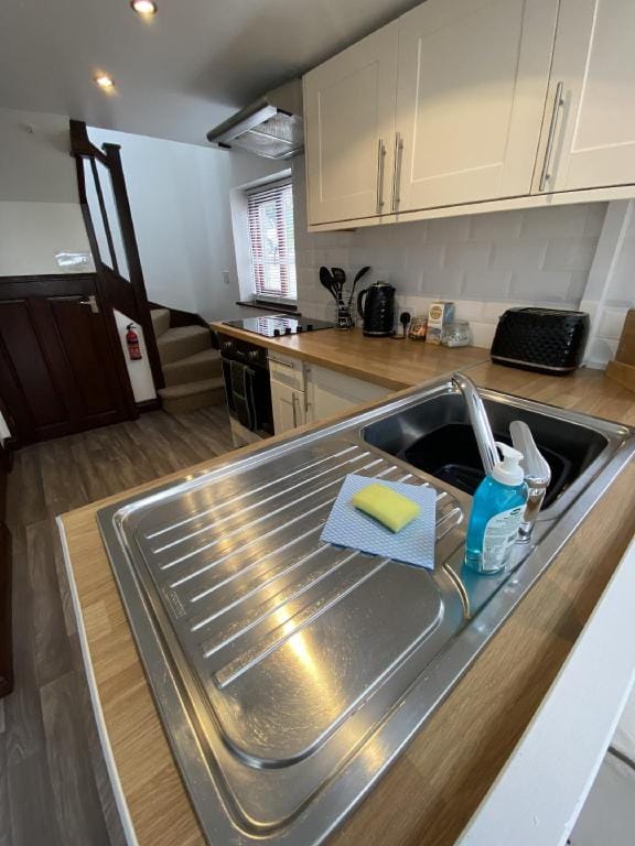 The Stables: Detached Cottage with Private Garden & Hot Tub Vacation rental in Saint Austell