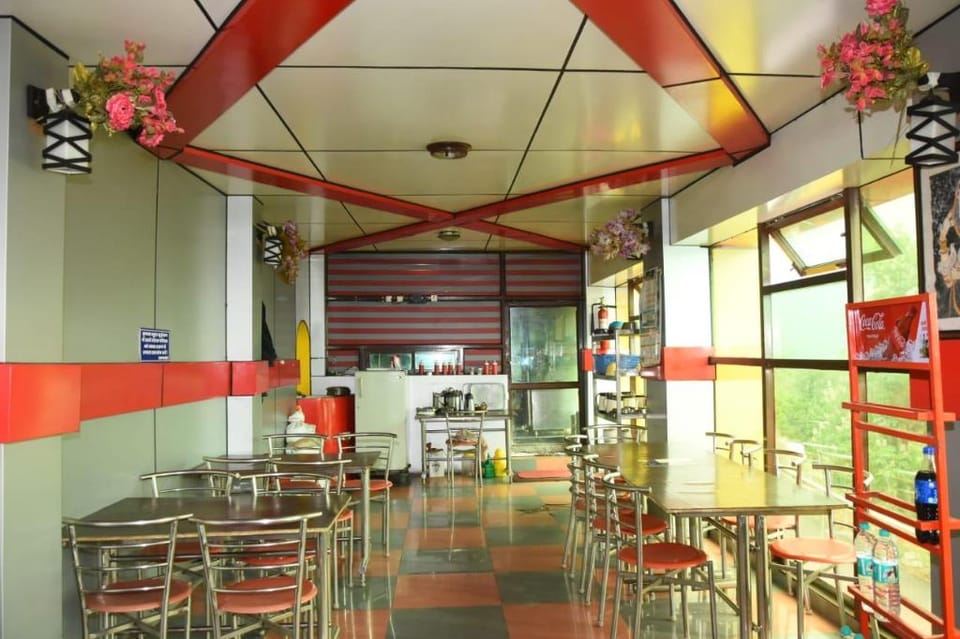 Hotel Crystal Palace Dhanaulti Hotel in Uttarakhand
