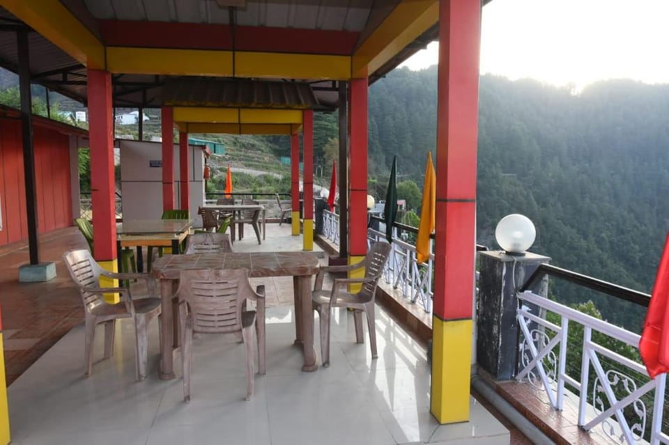 Hotel Crystal Palace Dhanaulti Hotel in Uttarakhand