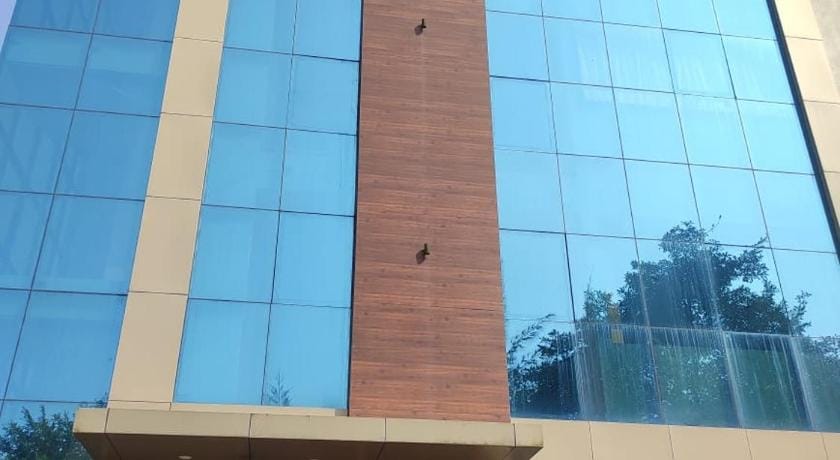 Hotel Deepak Executive, Ganpatipule Hotel in Maharashtra