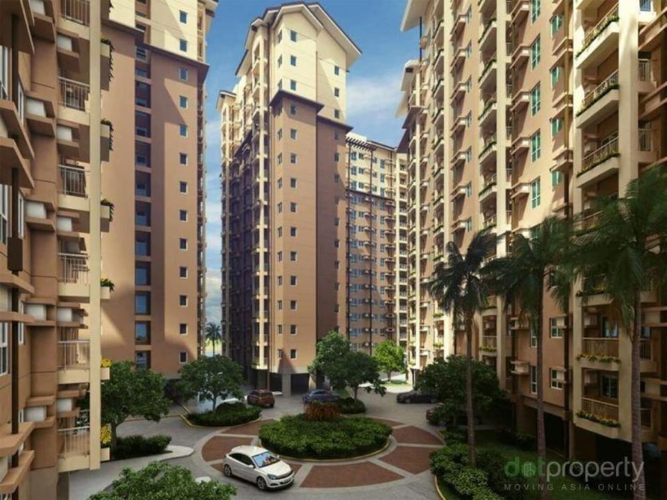 Three BR with Pool Access, Balcony and City View Vacation rental in Pasig