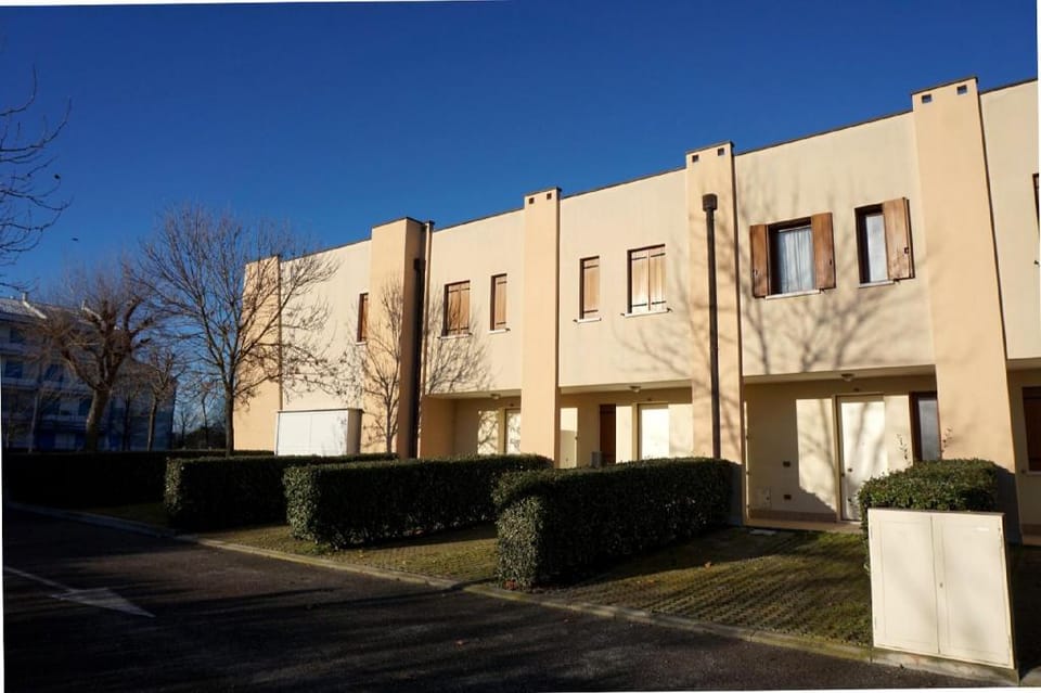 Modern Residence with Pool Near Caorle - Villa with Private Garden Villa in Veneto