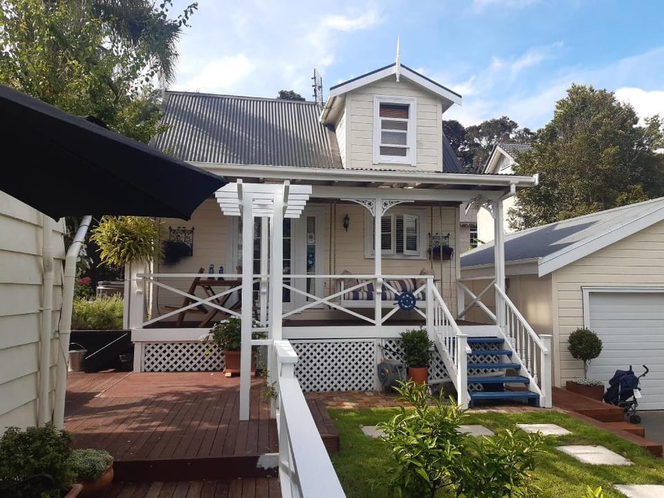 HARBOUR VIEW COTTAGE BOUTIQUE  B&B Vacation rental in Auckland
