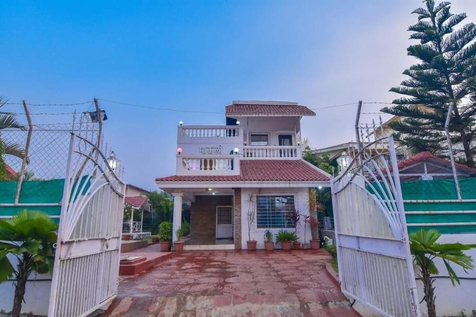 Luxurious 3BHK AC Mauli Bungalow with Private Pool Vacation rental in Maharashtra
