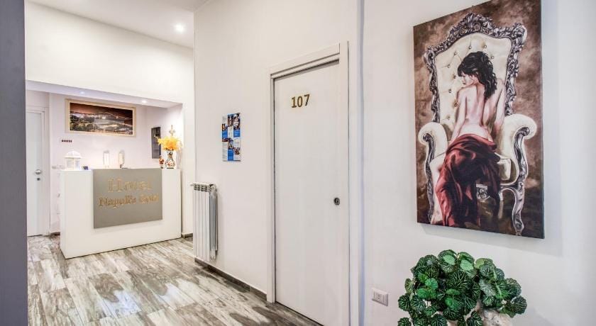 Napoli'S Gold Apartment in Naples