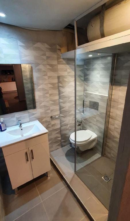 Lovely small apartment 10m walk from the old city Vacation rental in Jerusalem