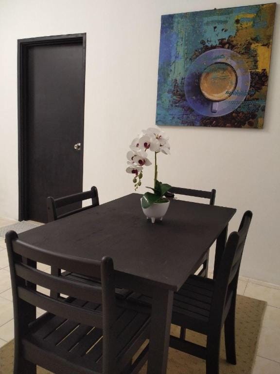 Homestay Auntie Ely Apartment in Perak