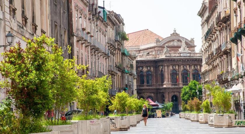Homes4Holidays -Teatro Massimo (family & friendly) Apartment in Catania