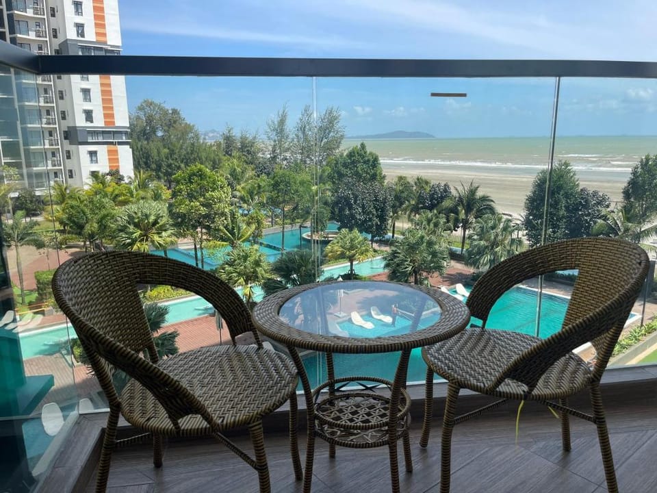 Timurbay Kuantan Poolview&Seaview - Unifi,Netflix  Apartment in Terengganu, Malaysia