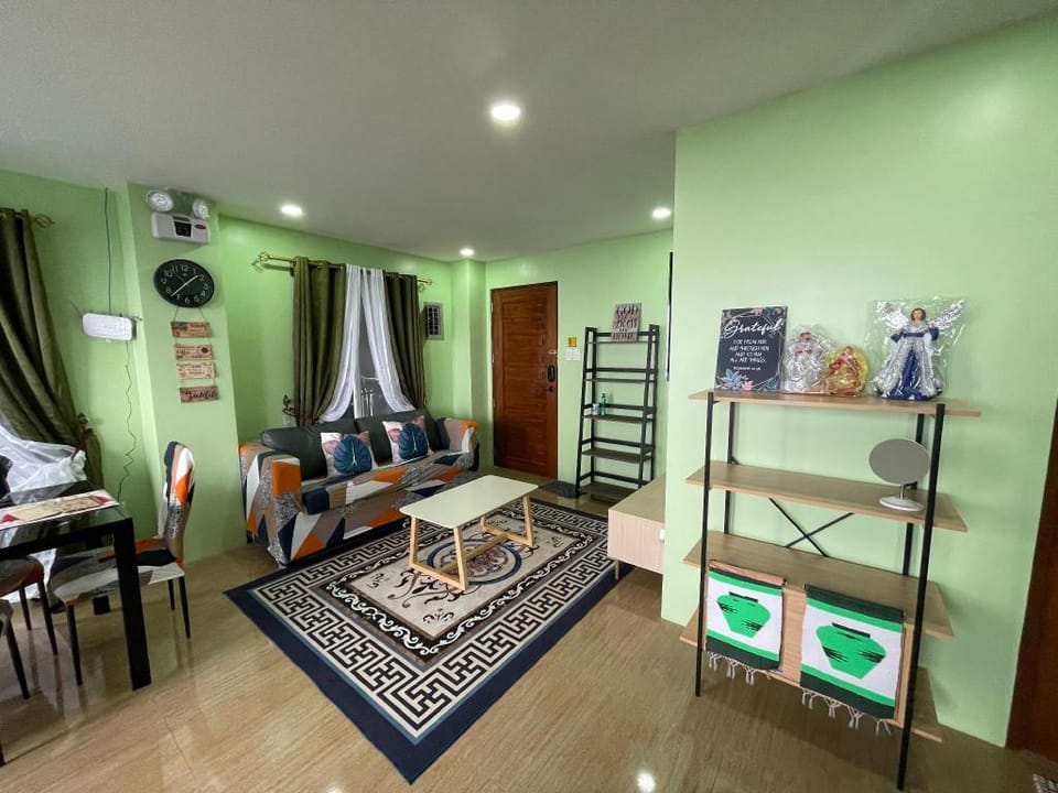 G/F 2BR Premier Unit with Balcony and view Apartment in Baguio
