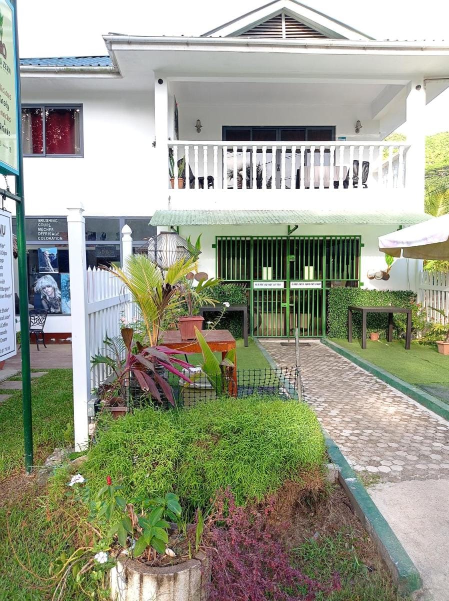 Les Forbans SelfCatering Apartment Apartment in Africa