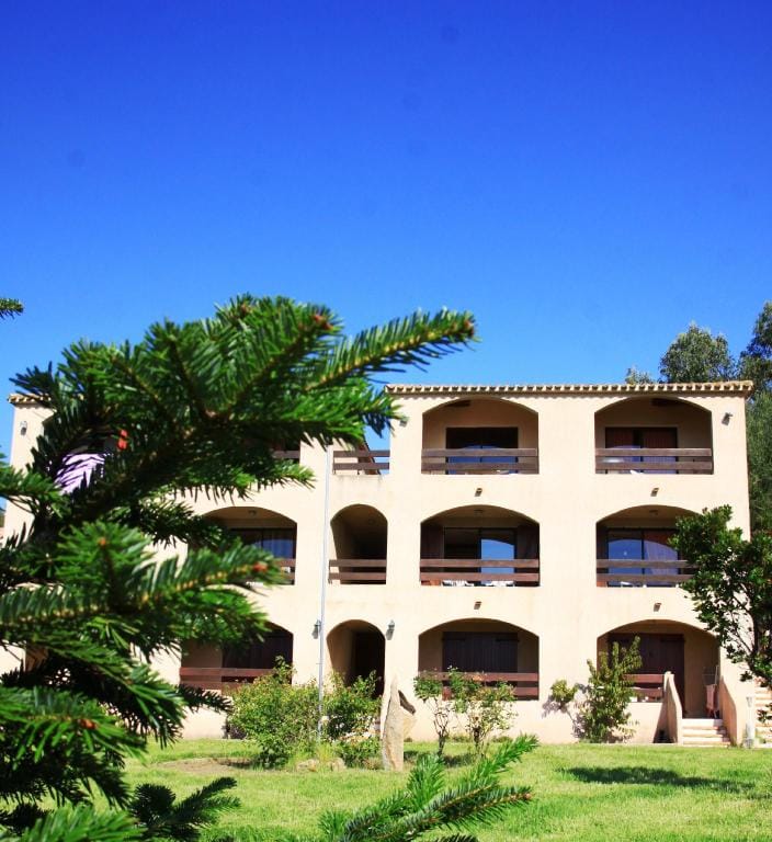 Entire house - 6 people apartment sea view, 350 m from the beach, near Ajaccio Apartment in Corsica