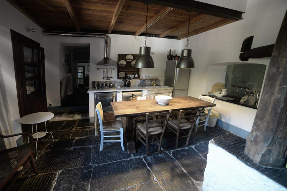 Casale Amati Le Macine, AnfiteatroLuni&CinqueTerre Vacation rental in Province of Massa and Carrara