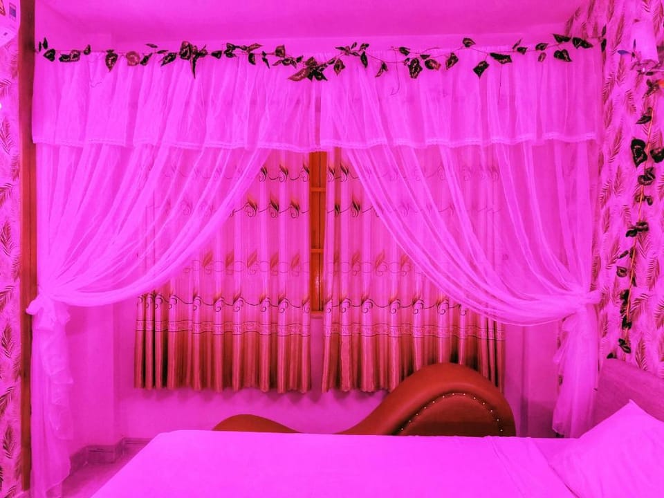 Romantic room with cosplay and tantra in Center d1 Apartment in Ho Chi Minh City