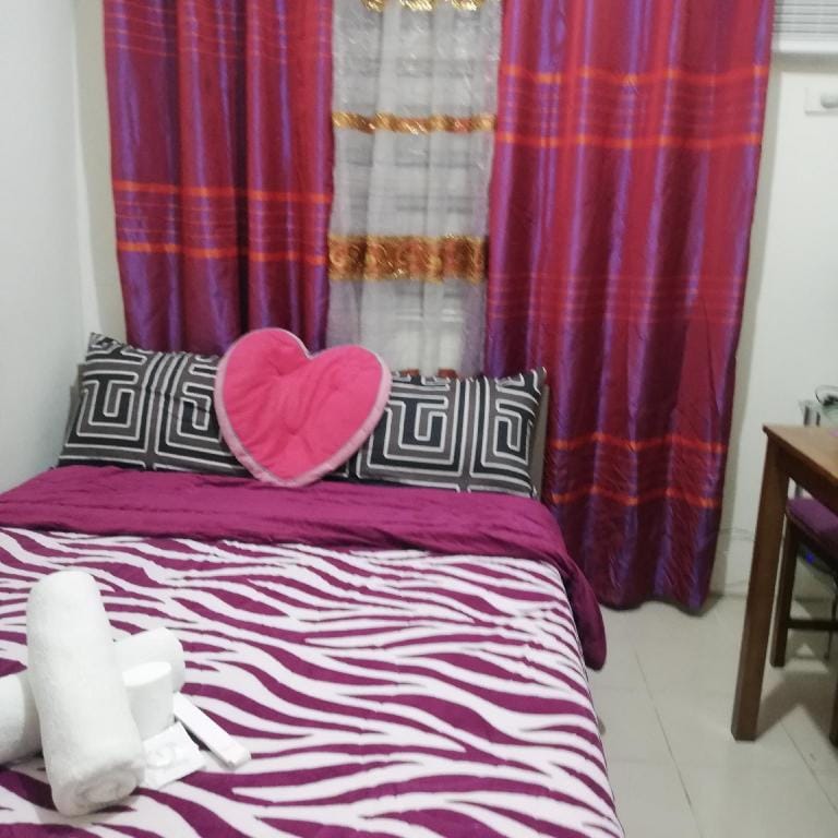 Romantic staycation room at Urban deca Tower edsa  Apartment in Mandaluyong