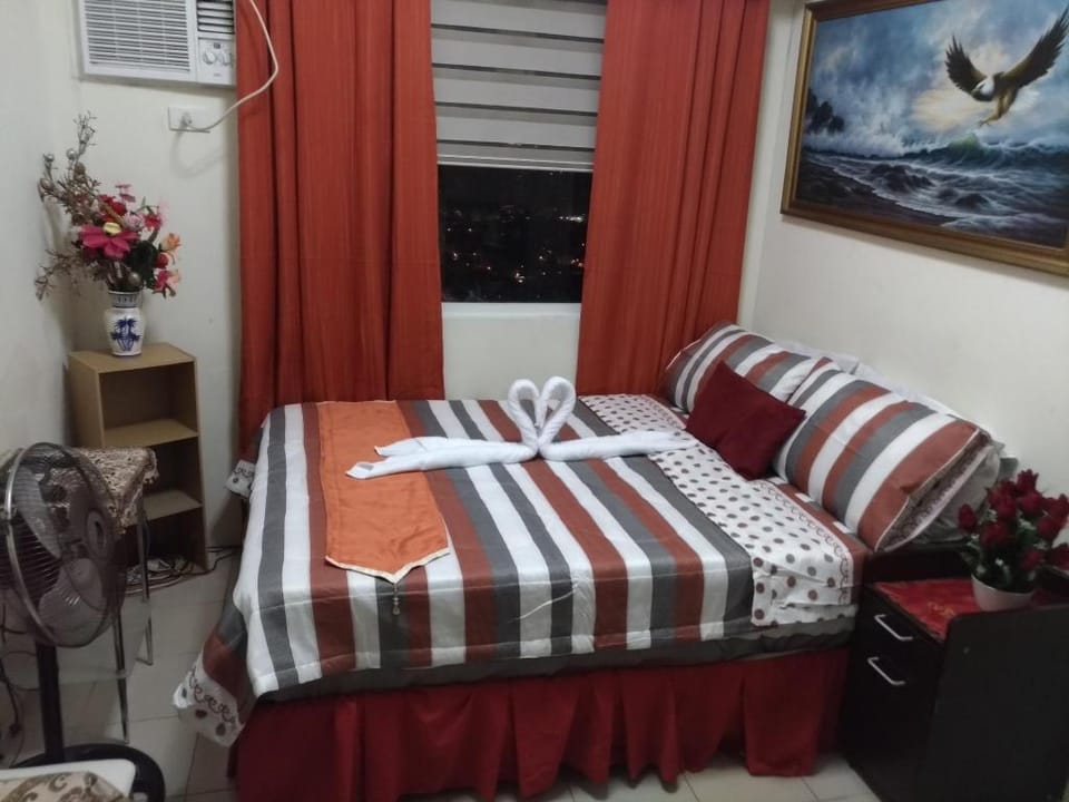 Romantic staycation room at Urban deca Tower edsa  Apartment in Mandaluyong