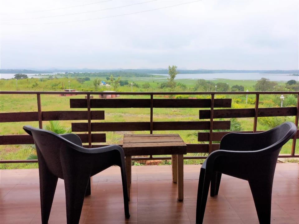 Nisargapeeth : River and Mountain View Villa Vacation rental in Maharashtra