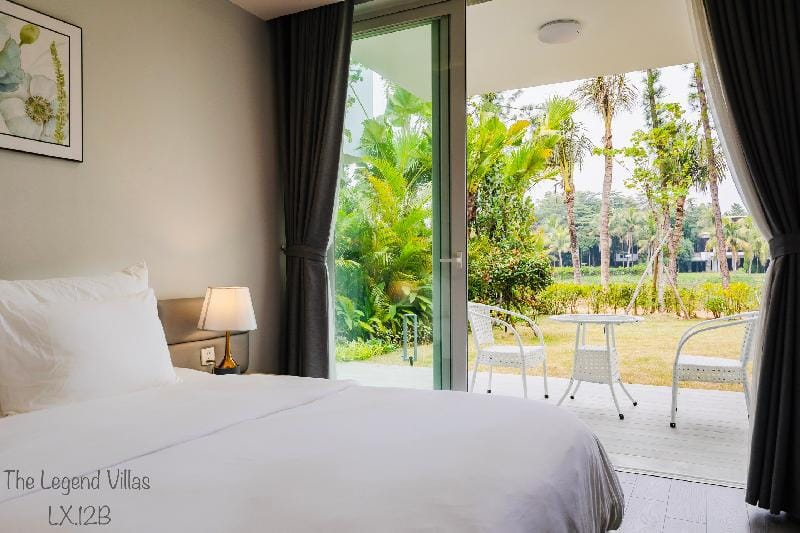 Flamingo Đại Lải 700m2 4 phòng ngủ view hồ Villa in Laos