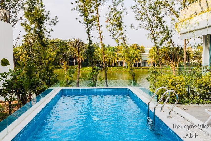 Flamingo Đại Lải 700m2 4 phòng ngủ view hồ Villa in Laos
