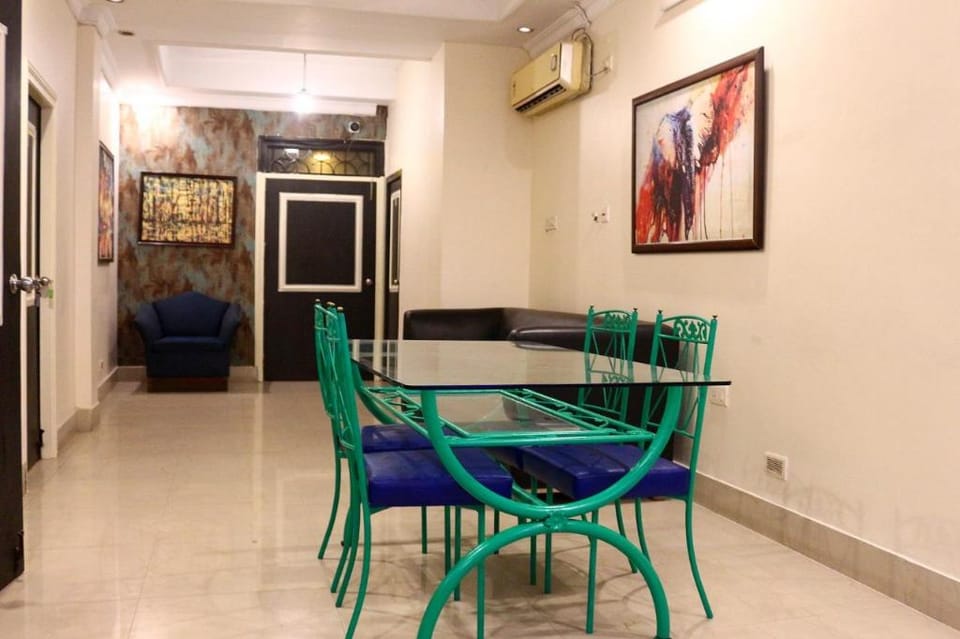 CrossRoads Bed and Breakfast in Kolkata