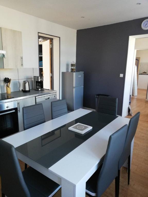 Santorini - Design apartment in the heart of Fere Apartment in Wallonia, Belgium