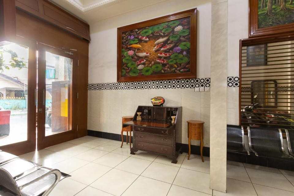 OYO 3727 Homestay Gayatri Sawojajar Hotel in East Java