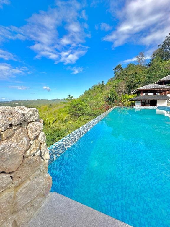 InSense Mountain Resort Hotel in Siquijor