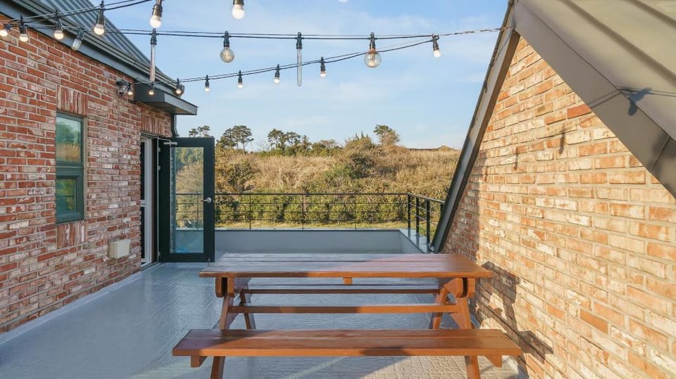 Jeju brickninemansion Bed and Breakfast in South Korea